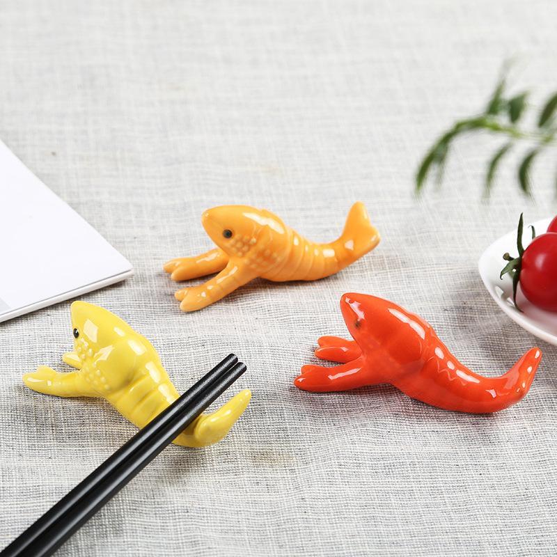 Chopstick Rest Ceramic - حامل عيدان الطعام السيراميكي على شكل